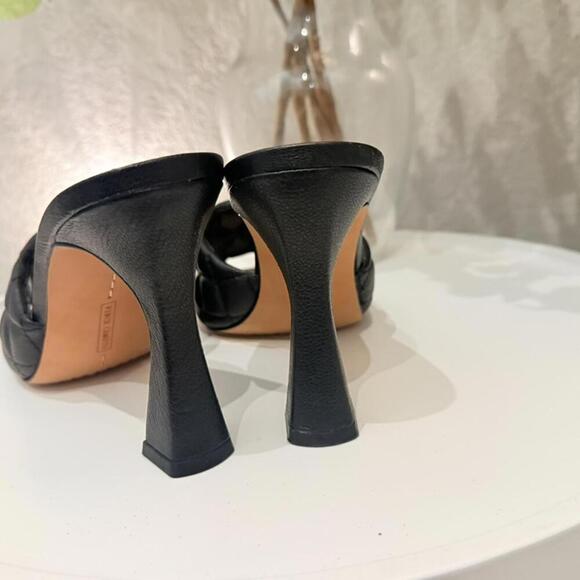 Vince Camuto Reselm Quilted Mule Heel Black Womens 7.5 Excellent Like New - Picture 5 of 5